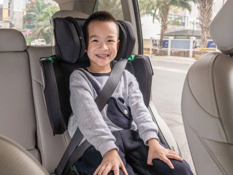 Khoảnh khắc mẹ và bé cùng Tech Air